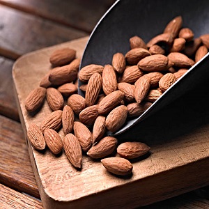 Almond. Almendra frita sin piel y salada 1 kg - Imagen 1